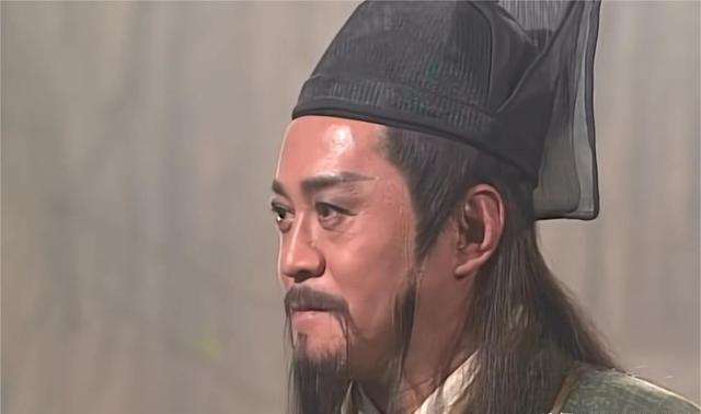 《笑傲江湖》原著:为何所有人都知道岳不群是一个伪君子?