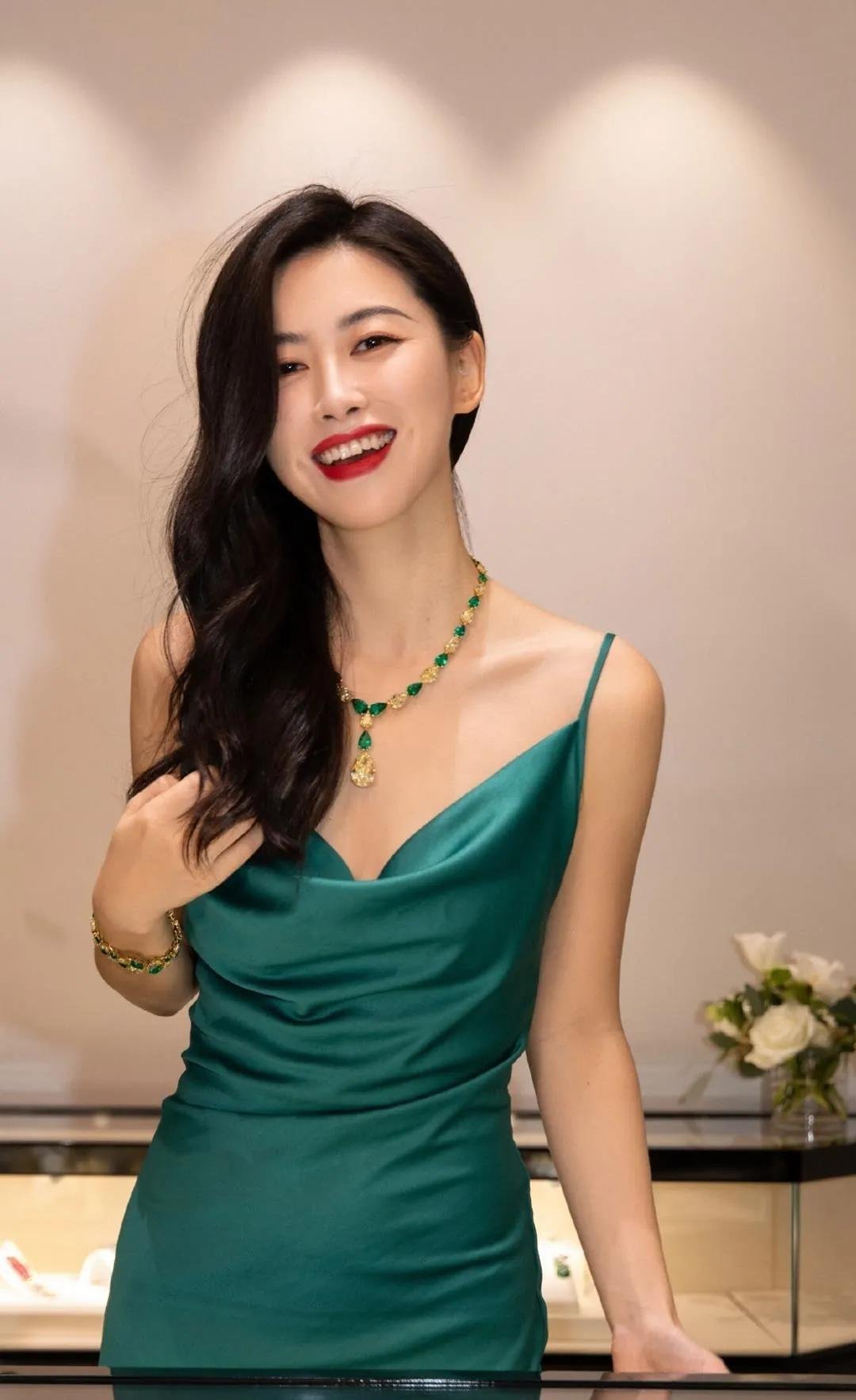 菲律宾 国宝级女星 露面网友乐翻似唐嫣又若李小璐