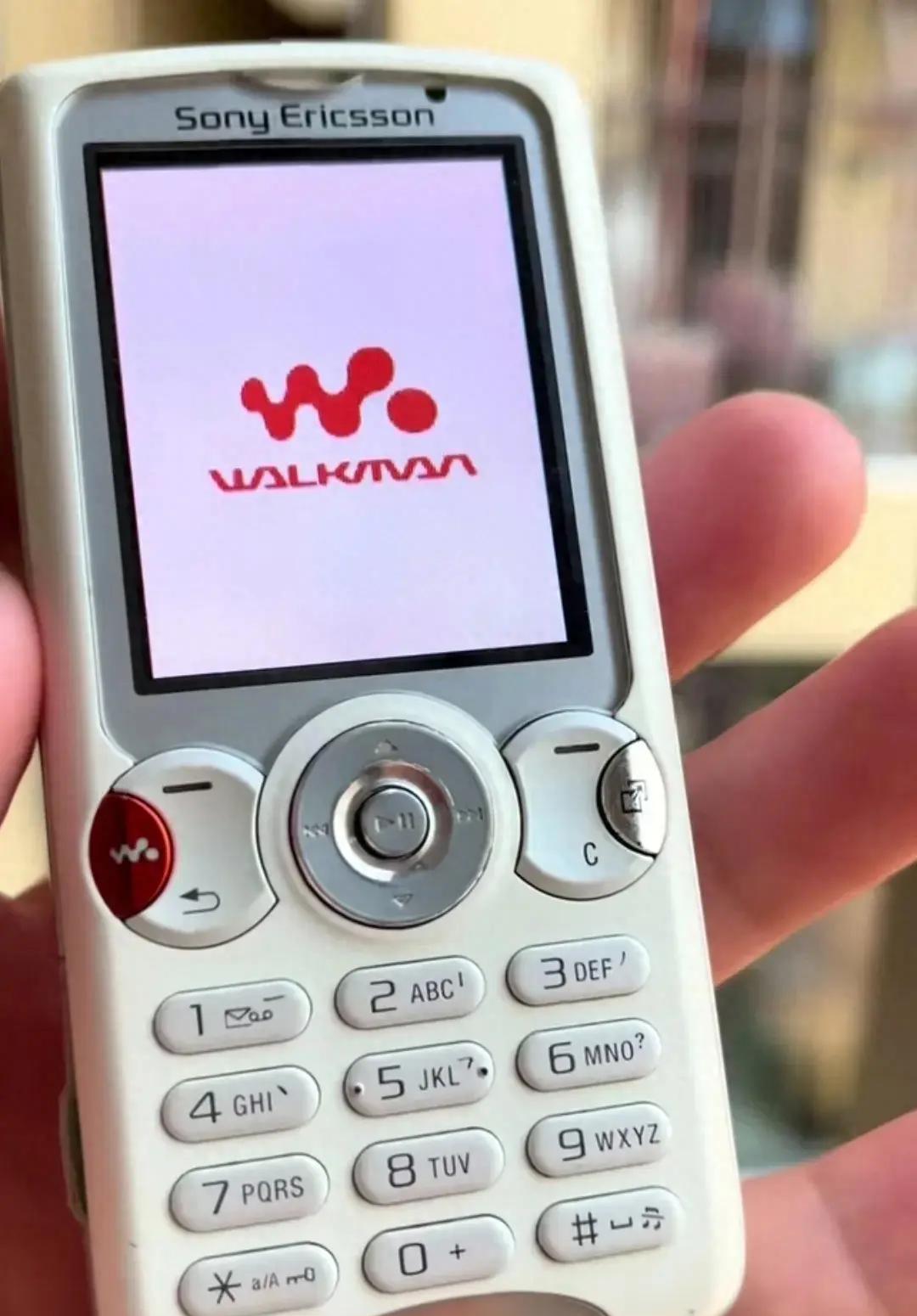 索尼爱立信w810c:经典直板音乐手机之美