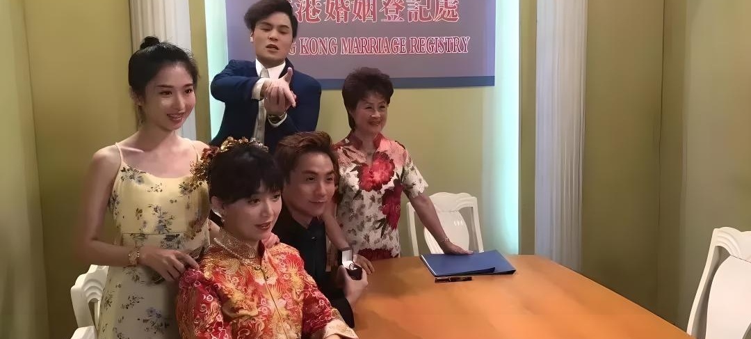 77岁广州演员李艳玲,戏里成康伯父媳,戏外竟是吴海杰师姐