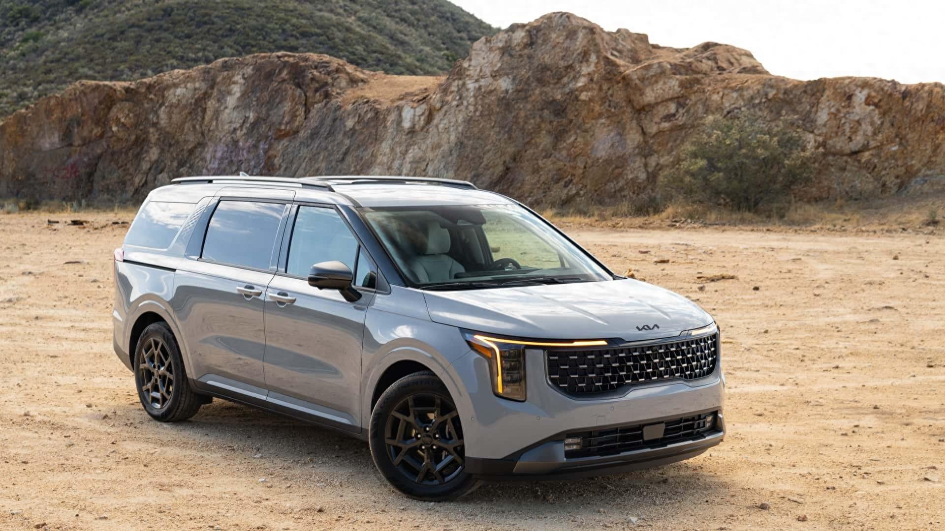 起亚嘉华中期改款车型即将登陆国内市场:实车图独家揭秘