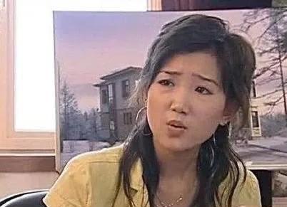 毛晓彤:出生被父亲扔垃圾桶,母亲打3份工养活,今又遇难题