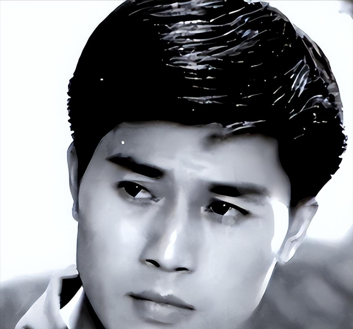 回顾王伟平:从锅炉工到演员,娶初恋多年无绯闻,女儿成了大网红