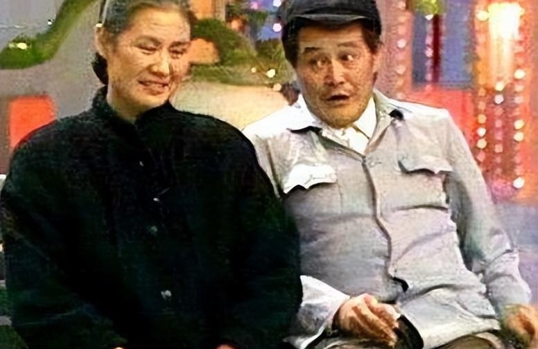 春晚红人黄晓娟:初恋老公多年恩爱,儿子成最大骄傲