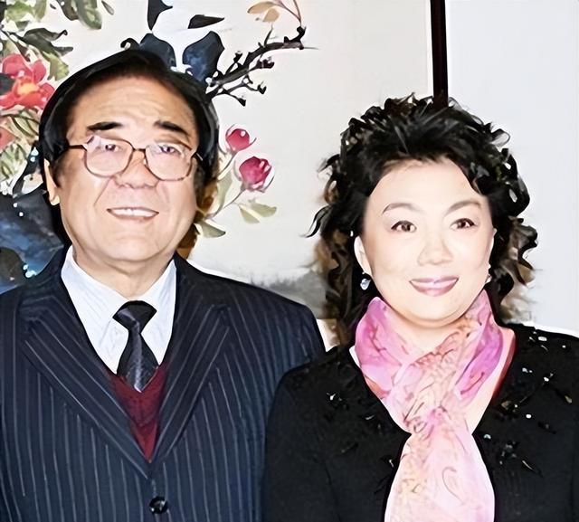 金铁霖的葬礼:儿子哭成泪人,妻子马秋华和前妻李谷一都未露面