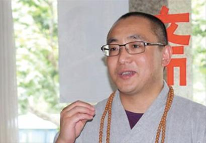 虚构:高僧和尚在寺庙隐居18年,真实身份被曝光后,香客后怕不已