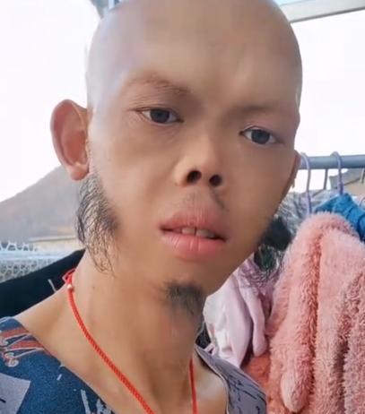 群演李平安秀恩爱成大网红,娶得美娇妻,一家三口生活幸福