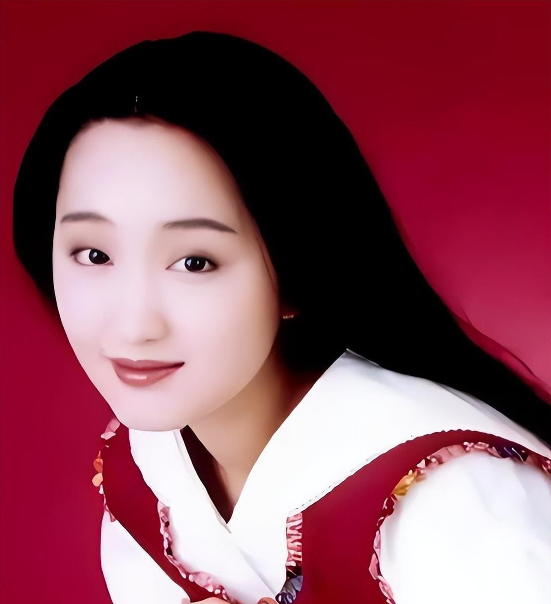 她当年有多美?杨钰莹第一次上央视,工作人员被其美貌惊艳