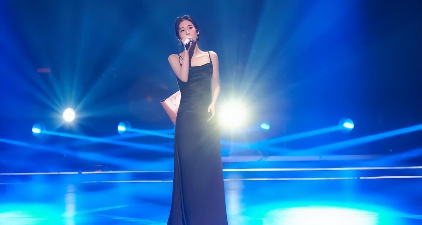 《有歌2024》尬翻天,歌手不愿登台,宋佳跨界唱歌先嗑药