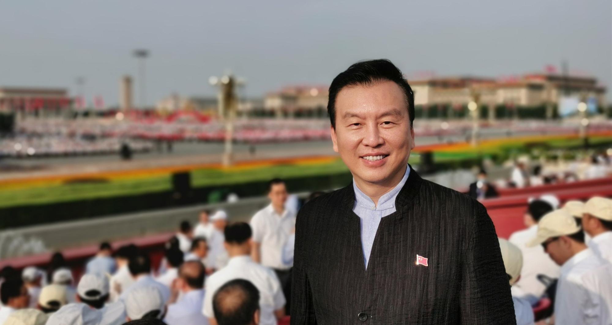 央视著名主持人张泽群:55岁老来得子乐开花,妻子身份至今不知道