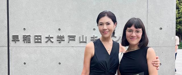 "秋裤门"后,时尚女王苏芒晒女儿照,母女似姐妹