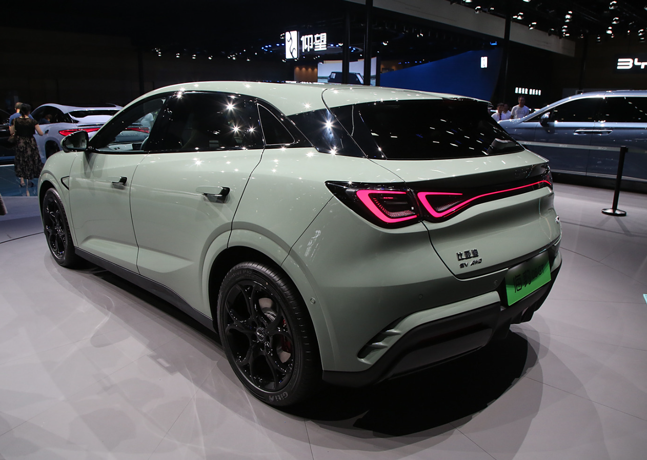 比亚迪海豹06 gt:15万起预售,大两厢车中的诚意之作