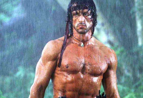 史泰龙:左脸面瘫的肌肉硬汉,3任老婆都是绝色,3个女儿貌美如花