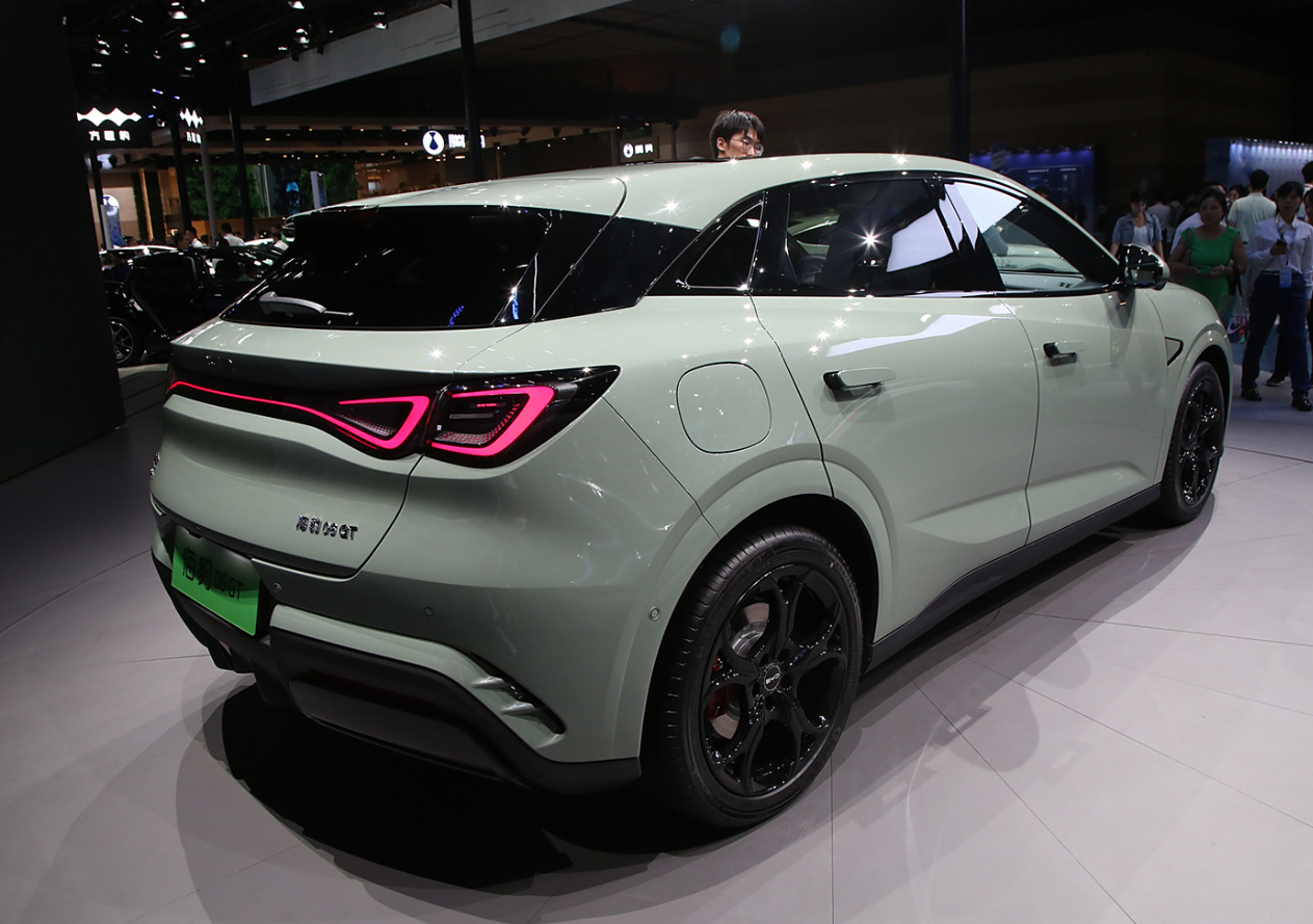 比亚迪海豹06 gt:15万起预售,大两厢车中的诚意之作