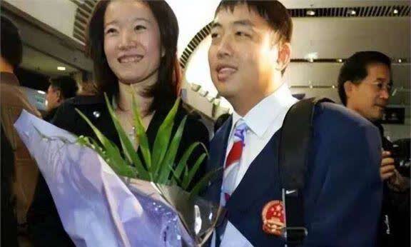 回顾刘国梁妻子:因爱去往日本,孕两个女儿,成亿万富婆走上巅峰