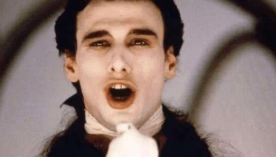 17世纪,贫困男童为改变命运被阉割,成为"阉伶歌手"