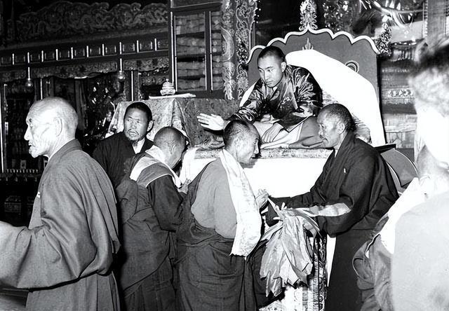 十世班禅圆寂前究竟发生了什么?班禅圆寂后法体如何处理?