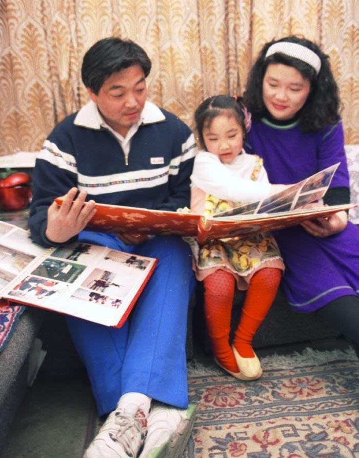 "奥运射击冠军"许海峰:亏欠妻儿一生,64岁却仍住单位房