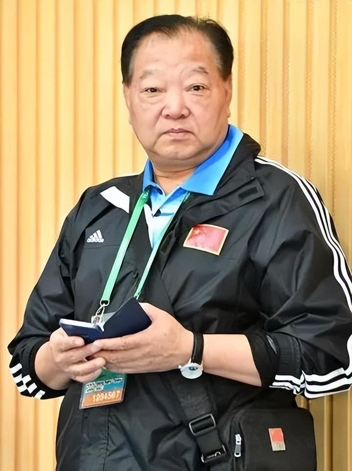"奥运射击冠军"许海峰:亏欠妻儿一生,64岁却仍住单位房