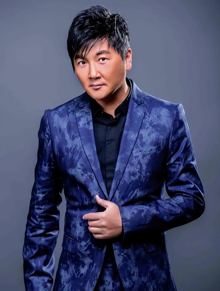 55 岁孙楠现照流出,瘦到脱骨脸凹,网友:报应未迟