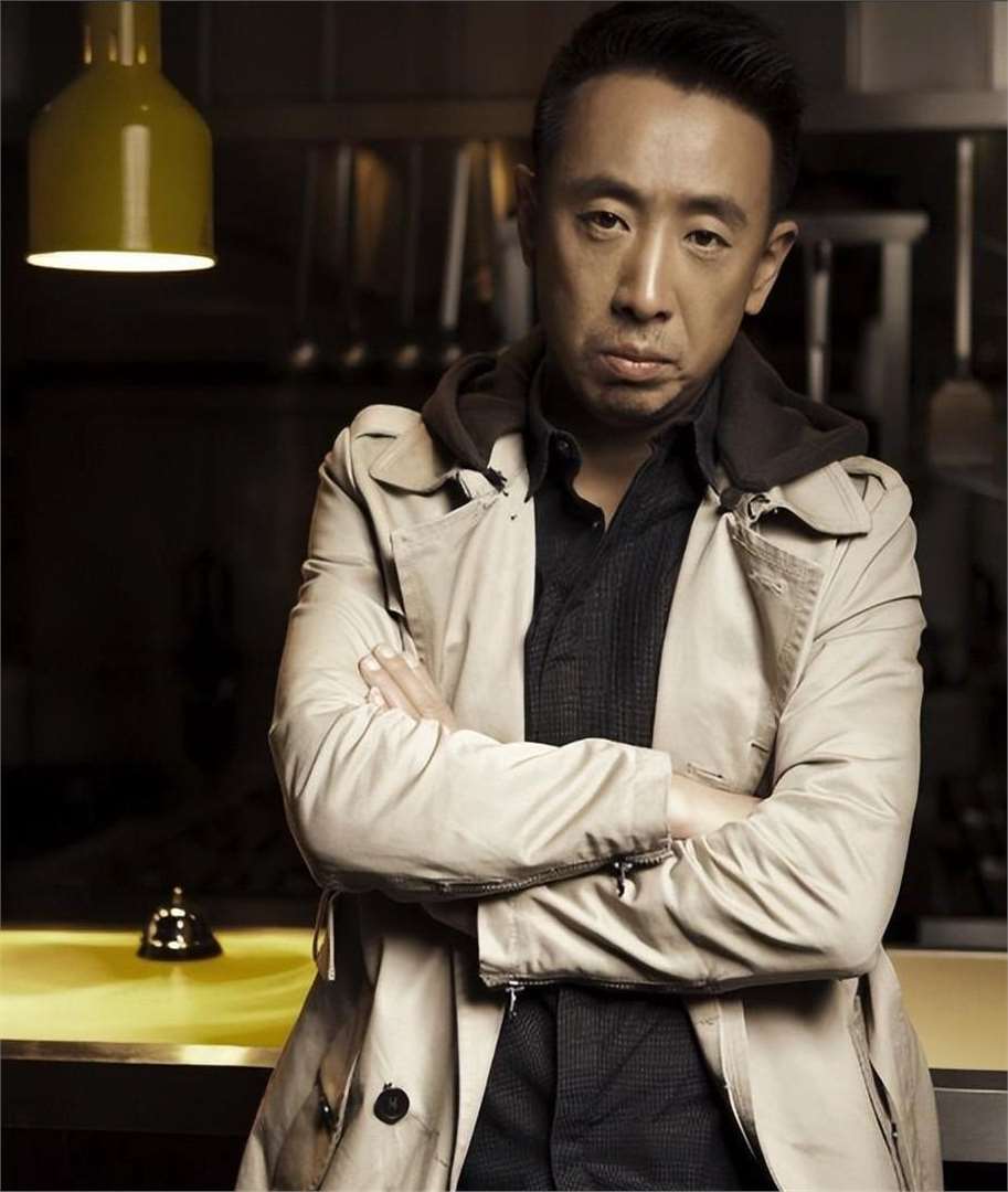 演员范雷:靠网恋娶到了北京白富美,被调侃上门女婿的他很幸福