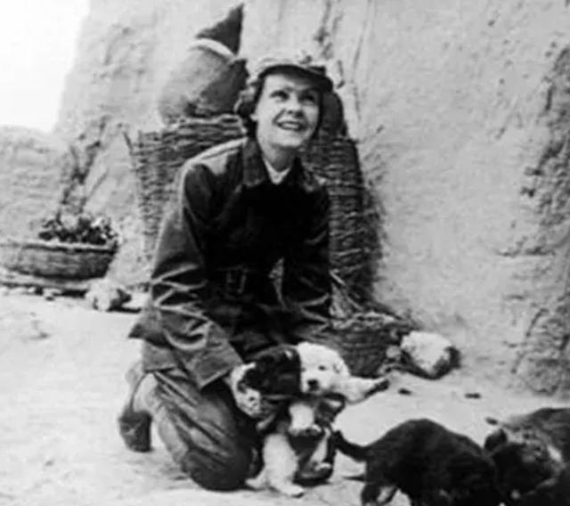 美国女记者史沫特莱在延安:因推行交际舞,与贺子珍发生"冲突"