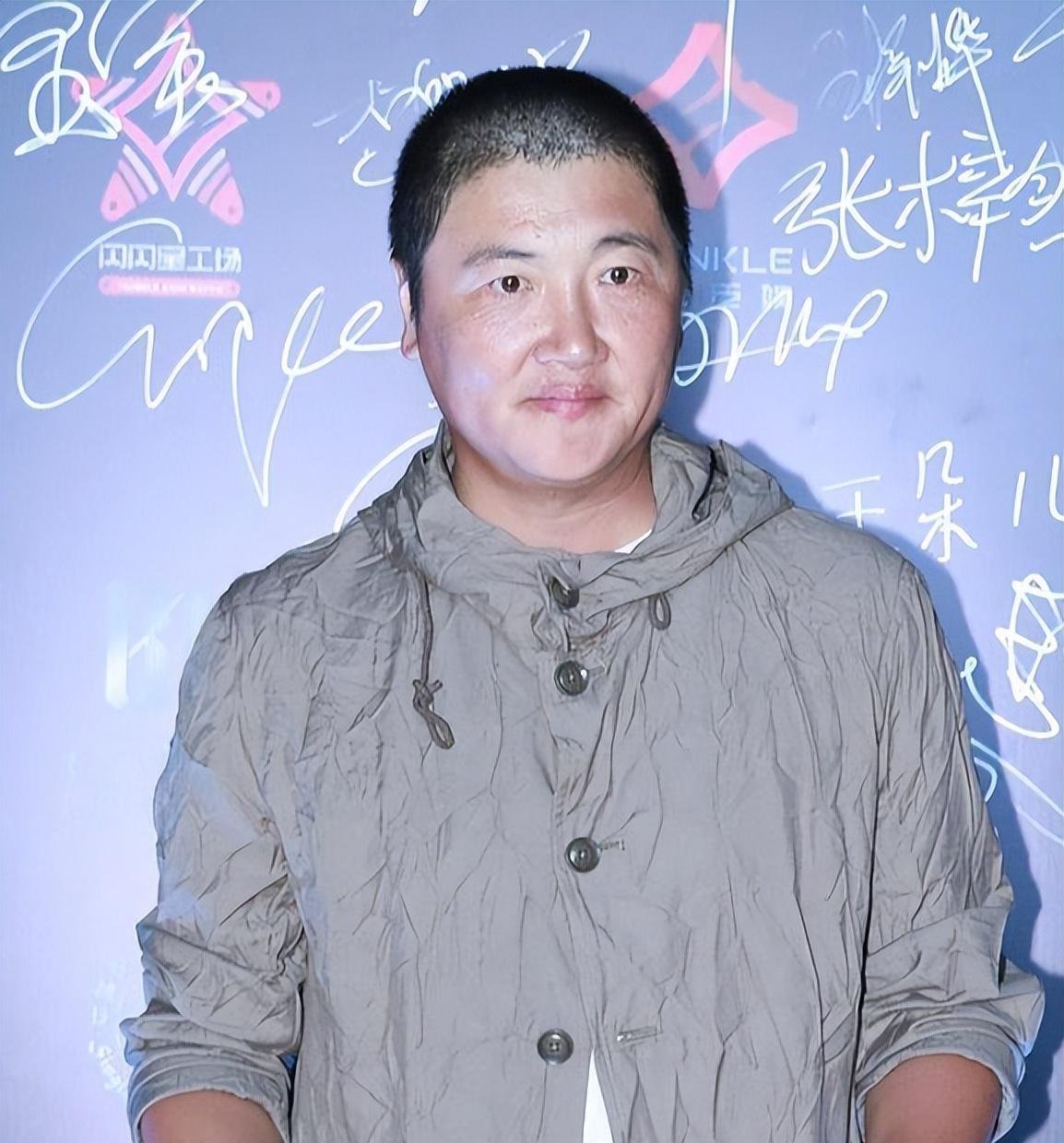 55岁孙楠近照曝光,脸部凹陷瘦到皮包骨头,网友:可能是糖尿病!