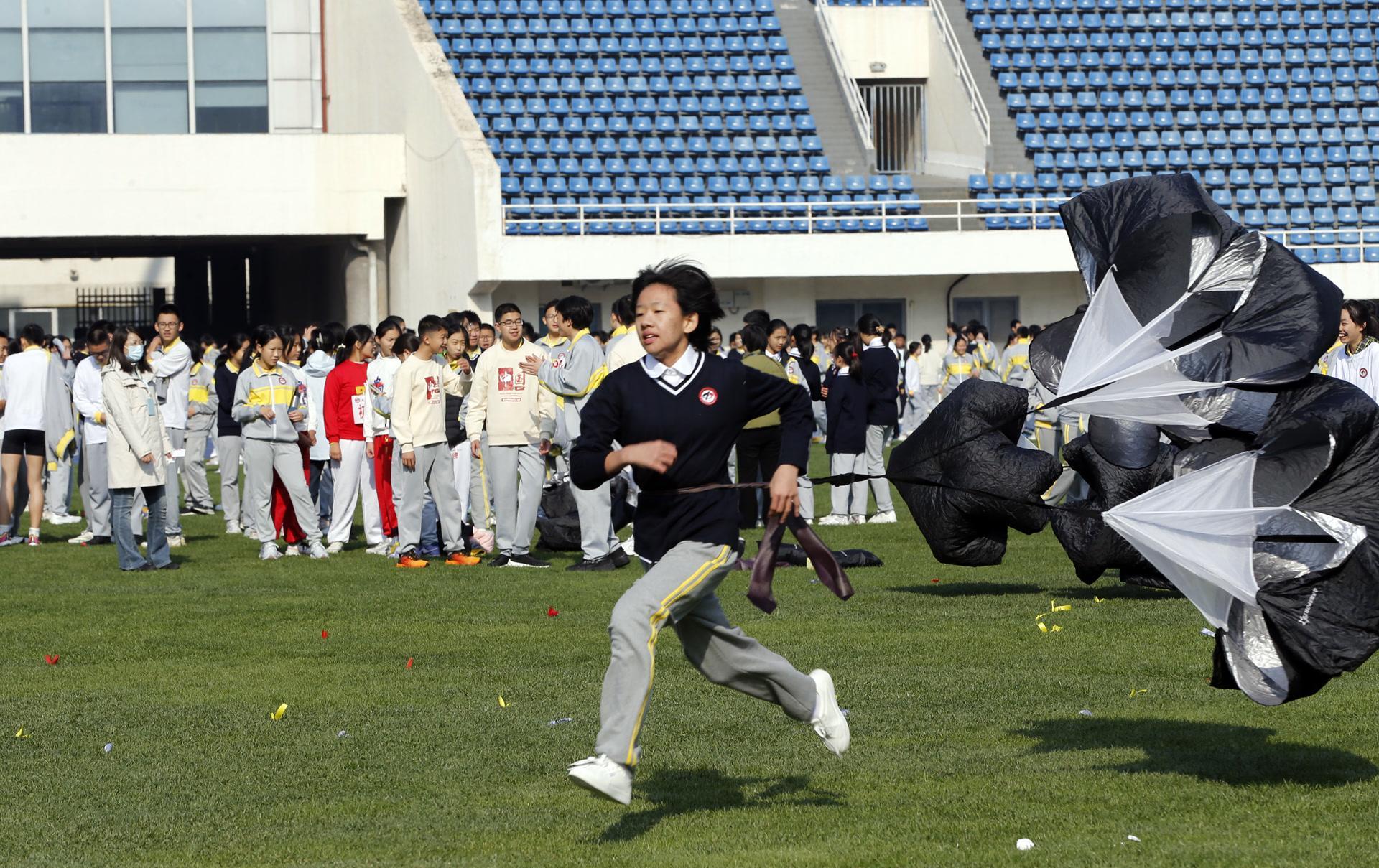 广州芳草园小学图片