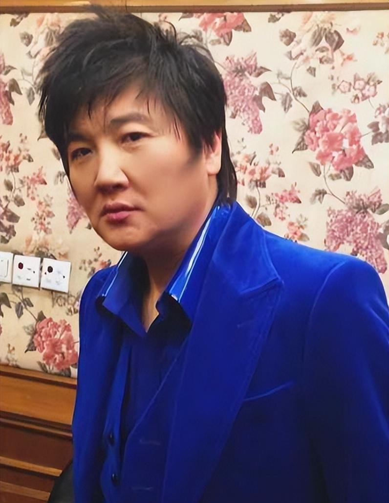 55岁孙楠近照曝光,脸部凹陷瘦到皮包骨头,网友:可能是糖尿病!