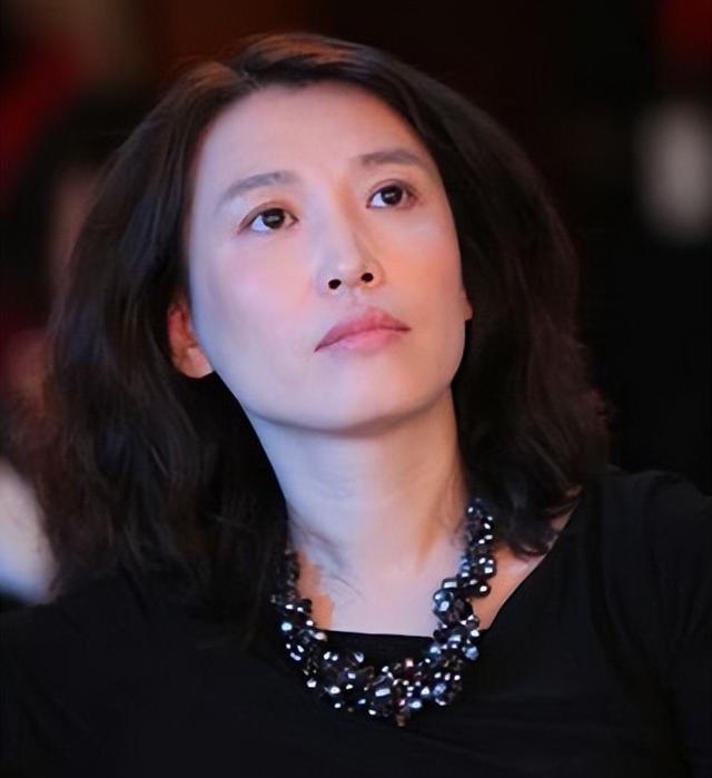 主持人陈晓楠:离开央视"铁饭碗"投身互联网,只讲小人物的故事