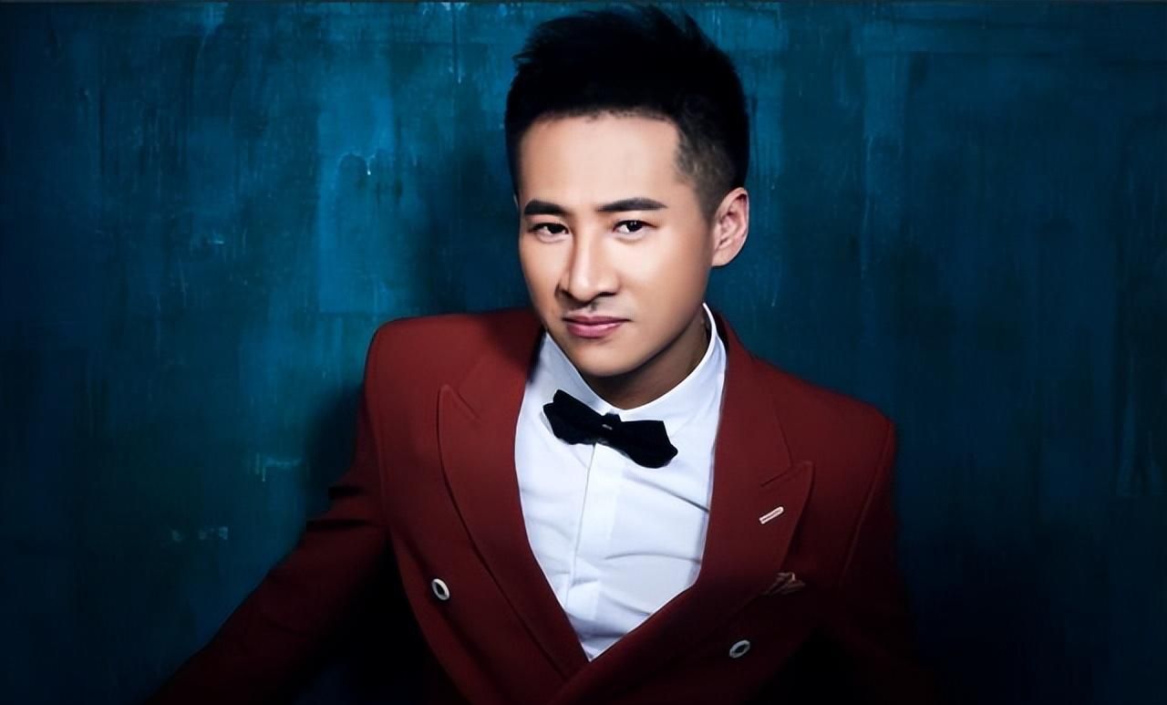 因老人与海爆红,后被金星犀利劝改名的海鸣威,今现状令人唏嘘