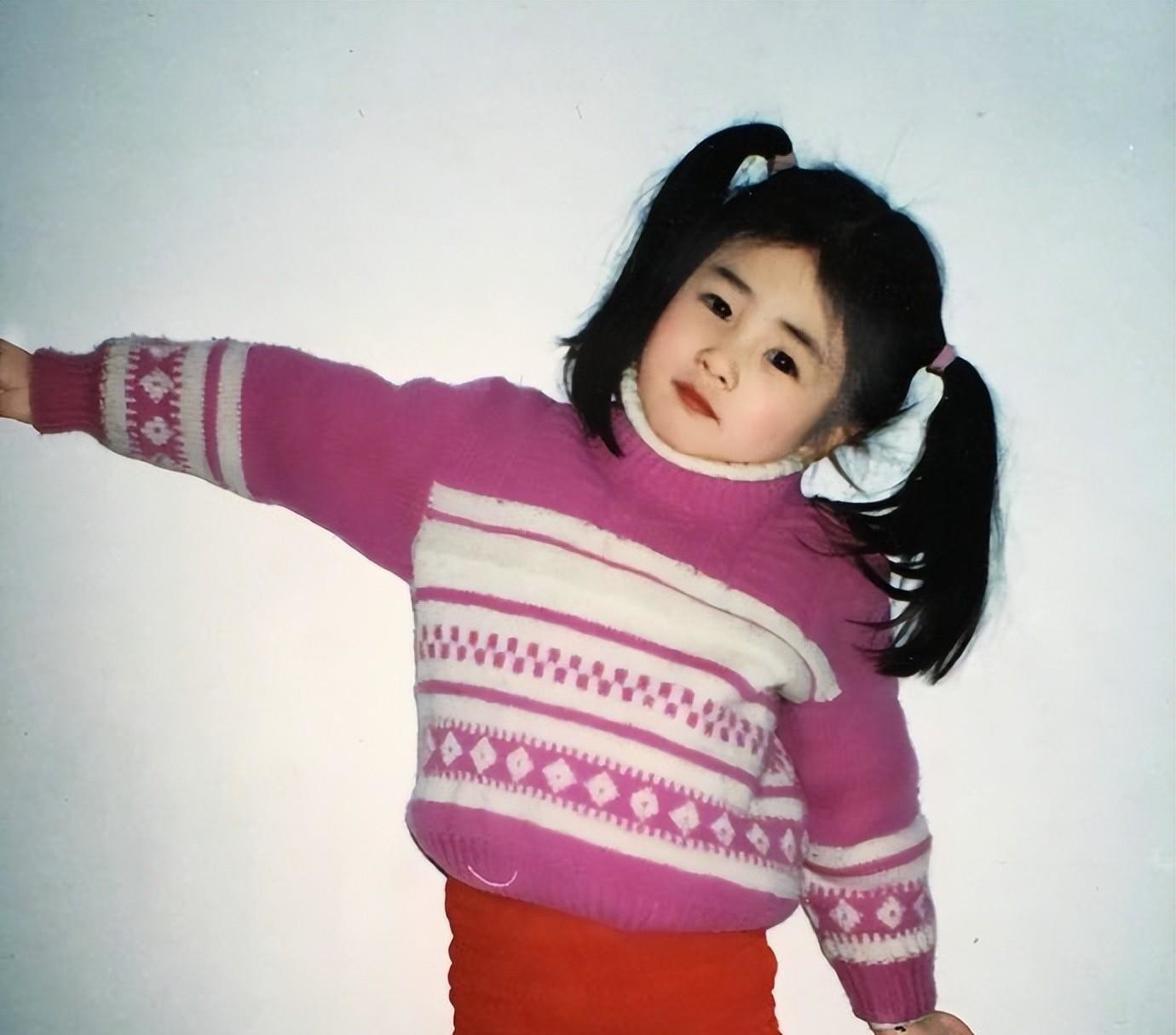 明星童年照大曝光!朱一龙西瓜头肖战普通,江疏影让人笑喷