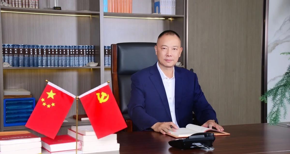 泰顺首富严立淼追悼,千人白菊送行,生前投资675亿传奇落幕