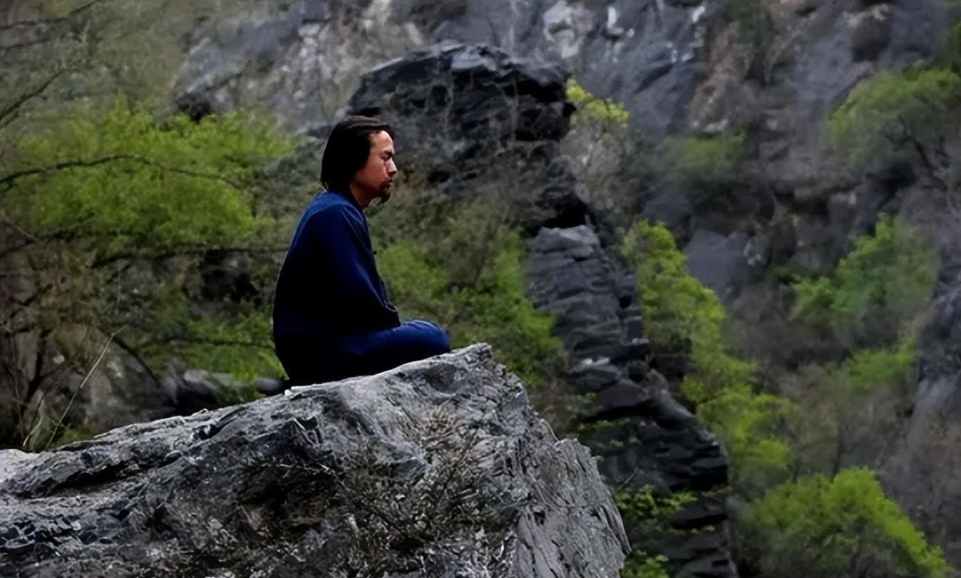 终南山第一隐士:隐居30多年,天天清水煮白菜,现亲人已认不出他
