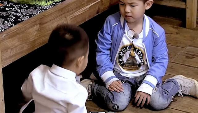 还记得沙溢的儿子安吉吗?又瘦成东北宋仲基了?