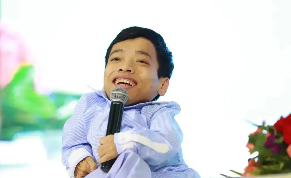 轮椅总裁 李创利:脆骨病缠身,身高不足一米,38岁成就亿万资产