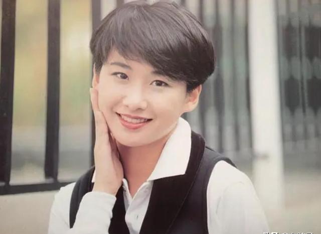 凭"相思风雨中"一炮而红,36岁未婚生子,汤宝如都经历了啥?