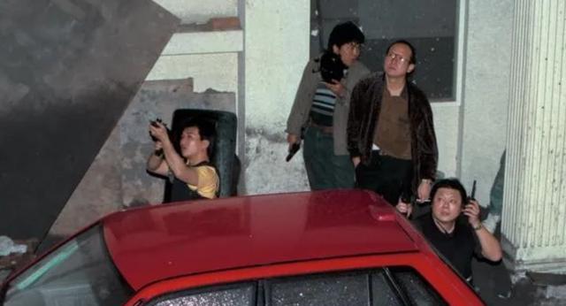 92年台湾警方围剿悍匪,一晚上打光了警局全部子弹,结果如何?