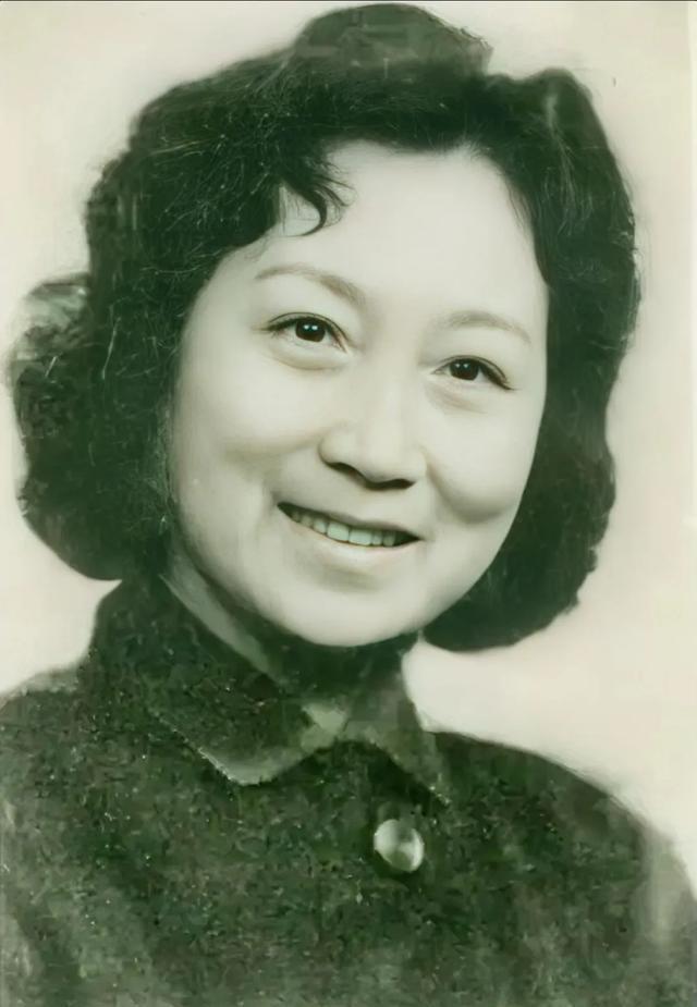冯喆之妻张光茹:丈夫去世后多年被评为一级演员,1993年安详离世
