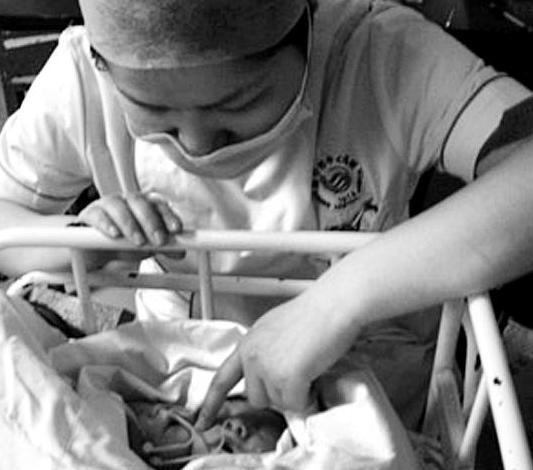 2011年,四川孕妇生下中国首例"双头宝宝",最后怎么样了?