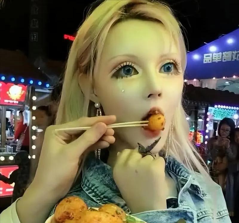 迪丽拉动刀108,坚称未整容,笑对人生如戏