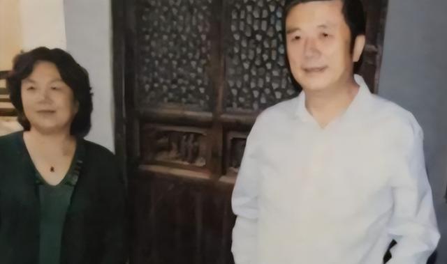 任正非女儿为什么不姓任，任正非小女儿为什么也不姓任