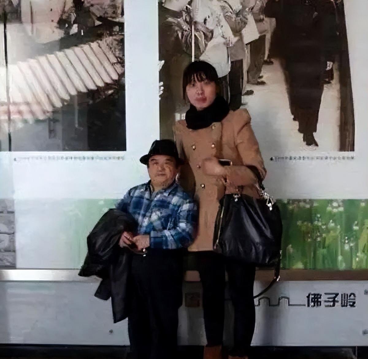 身高仅1米28的中国第一矮星陈三木,竟娶过四位各具魅力的老婆