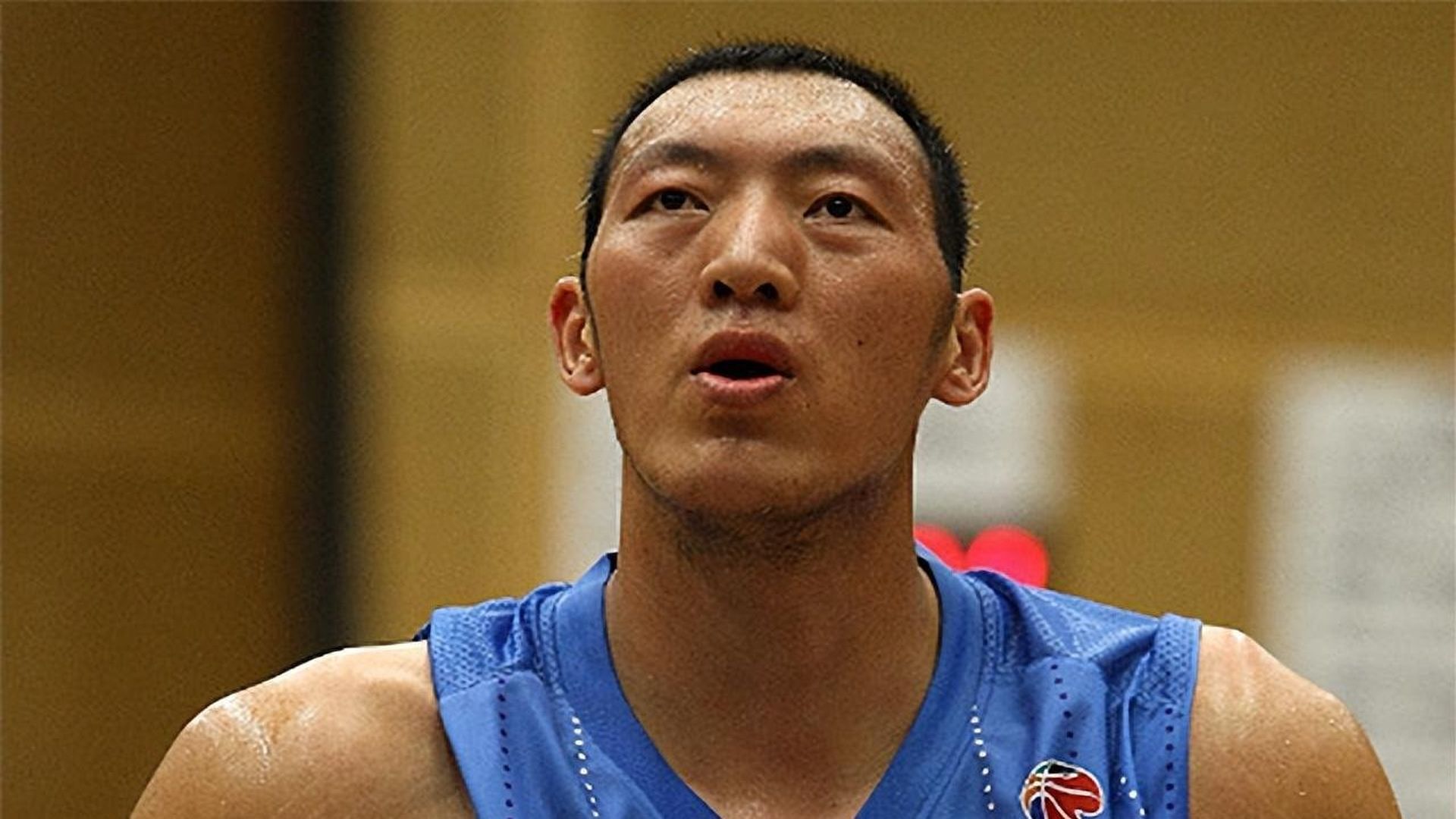 孙明明现状:打野球一场5万,娇妻身高1米9,成世界最高夫妻