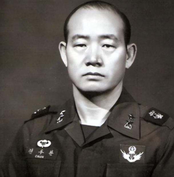 韩国唯一被判死刑总统,贪污高达2200亿,杀人如麻强推情色电影!