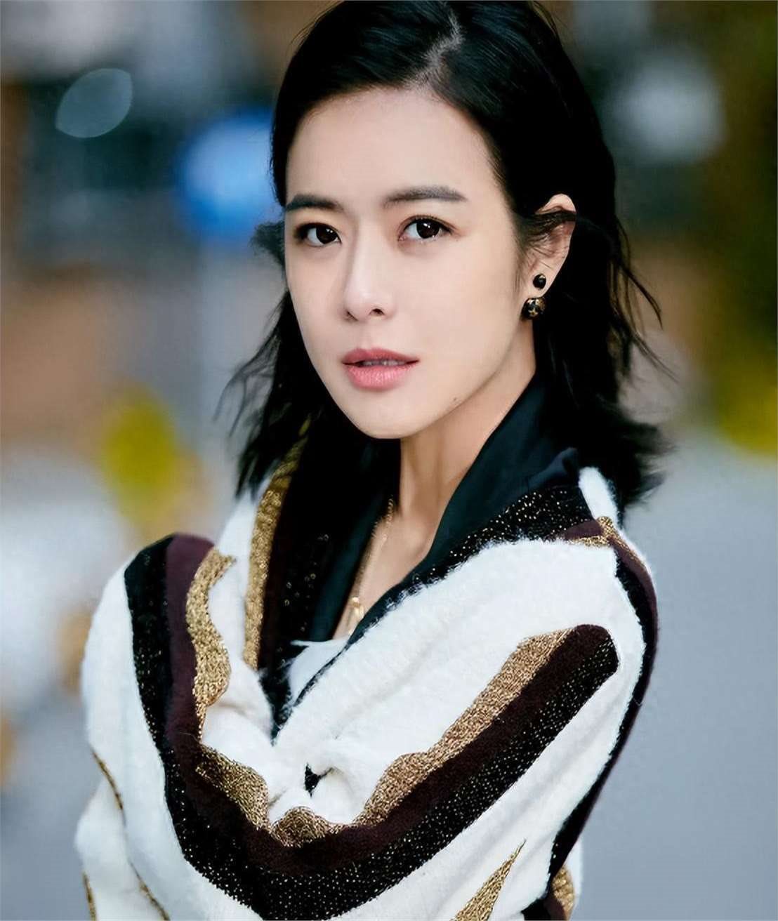 知名主持人陈辰不习惯做明星低调嫁小丈夫41岁有一女美满幸福