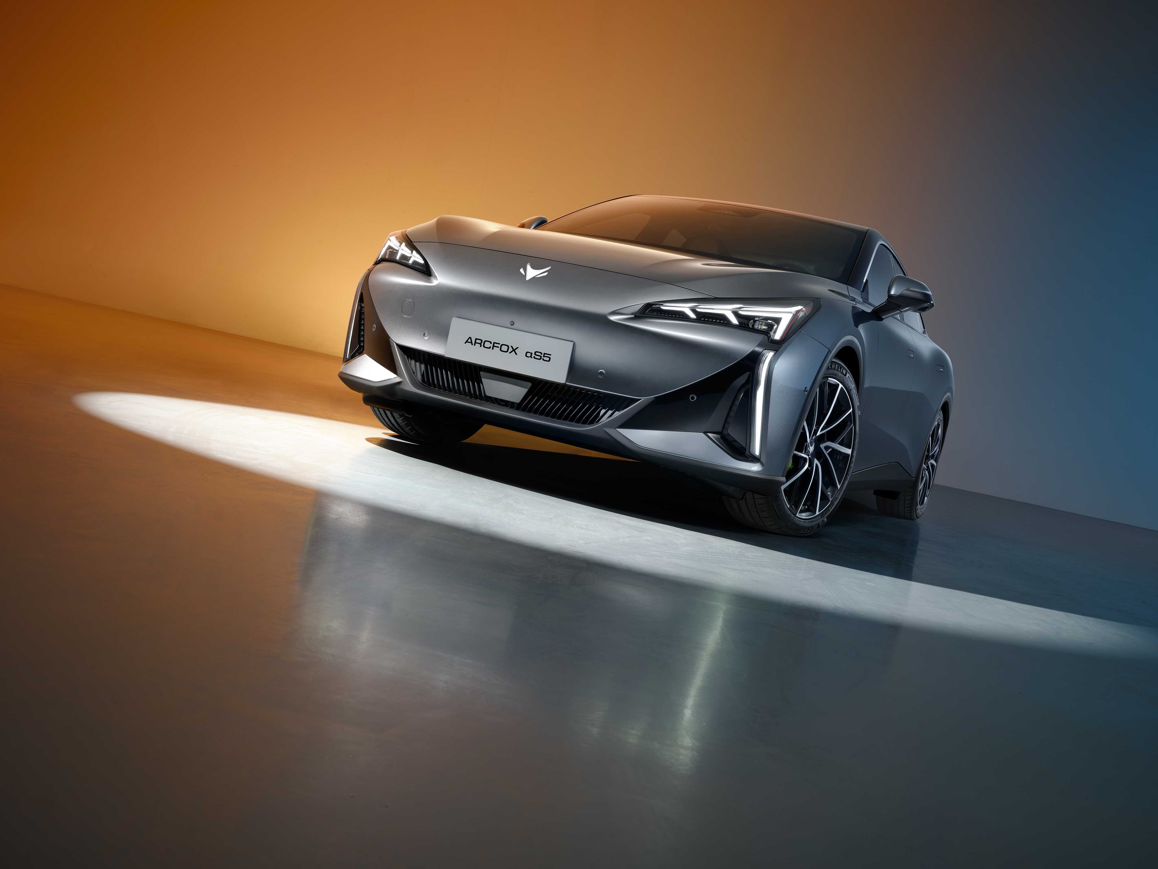 极狐汽车:达尔文2.0麦格纳品质,智驾新高度,安全舒适全get