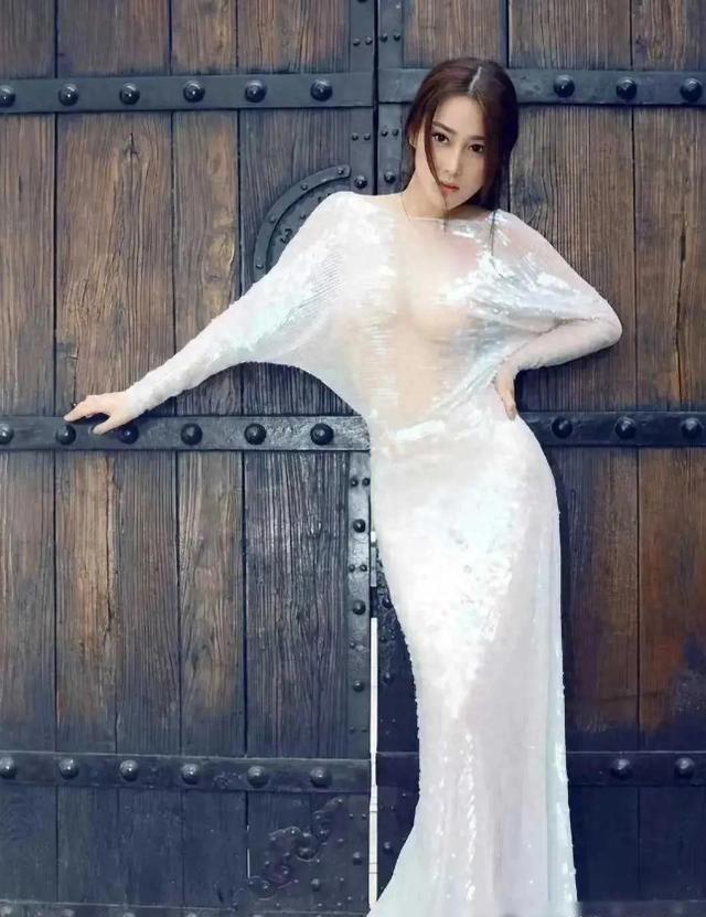 "张馨予"大尺度照曝光,多少人心目中的苏妲己和李莫愁!