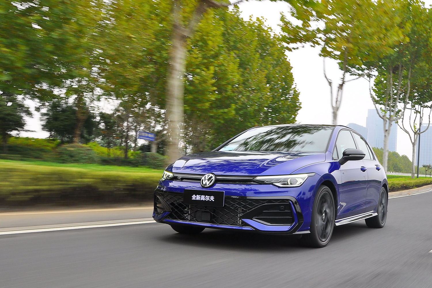 虽然只是调侃,但也足以看出高尔夫之于大众的重要程度