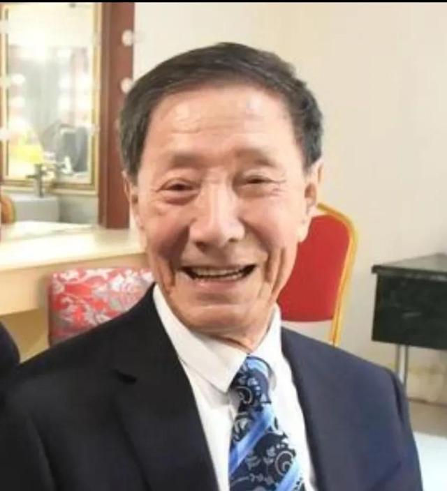 1981年,侯宝林为何批杨振华说的不是相声,苏文茂却提出反对意见